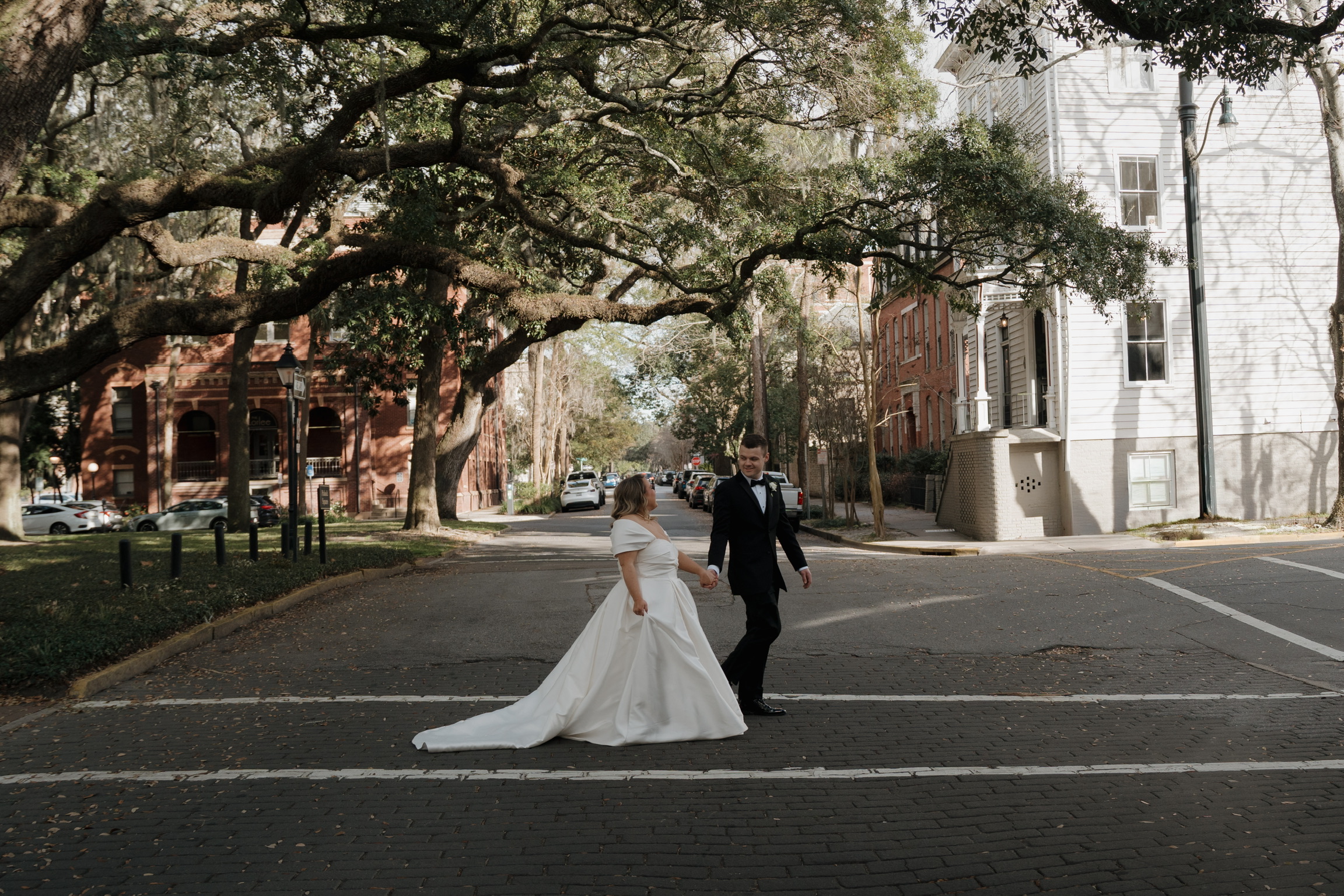 Wedding portrait in downtown Savannah