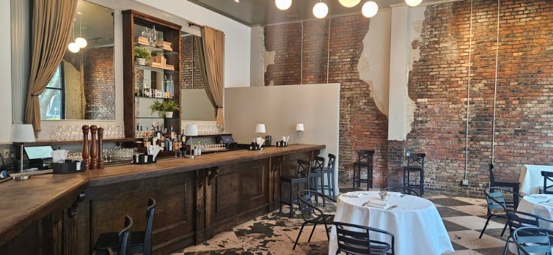 Historic downtown Savannah wedding venue detail