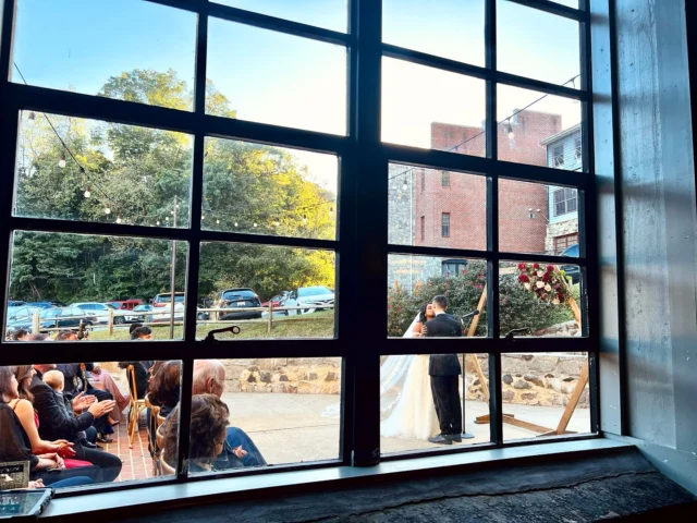 We couldn’t help ourselves! Snuck a peak at this beautiful patio ceremony over the weekend ❤️

#mainstreetballroom #historicweddingvenue #dmvweddingvenue #marylandweddingvenue #marylandwedding #dmvwedding #2024wedding #weddingtrend #weddinginspo #pinterestwedding