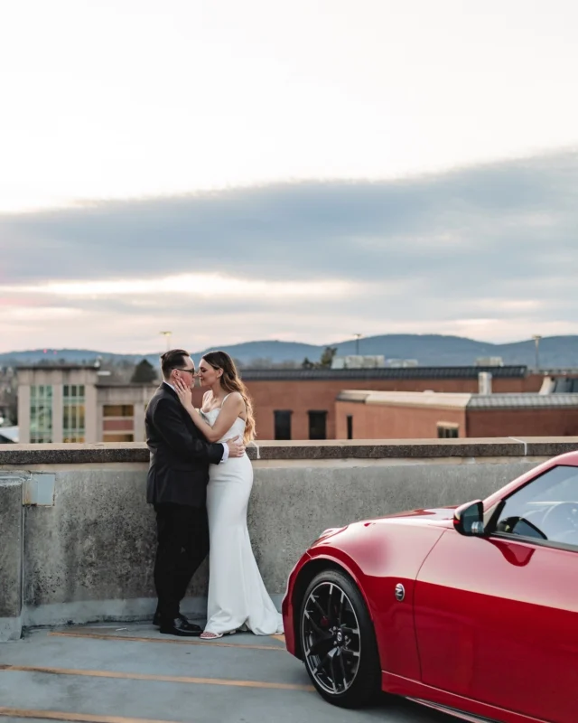 Meet me on the roof 🤍 Perks of having a parking garage down the street!

Photography: @rachelschrock.photography

#citizensballroom #marylandweddingvenue #marylandwedding #dmvwedding #historicweddingvenue #2024wedding #weddingtrends #pinterestwedding