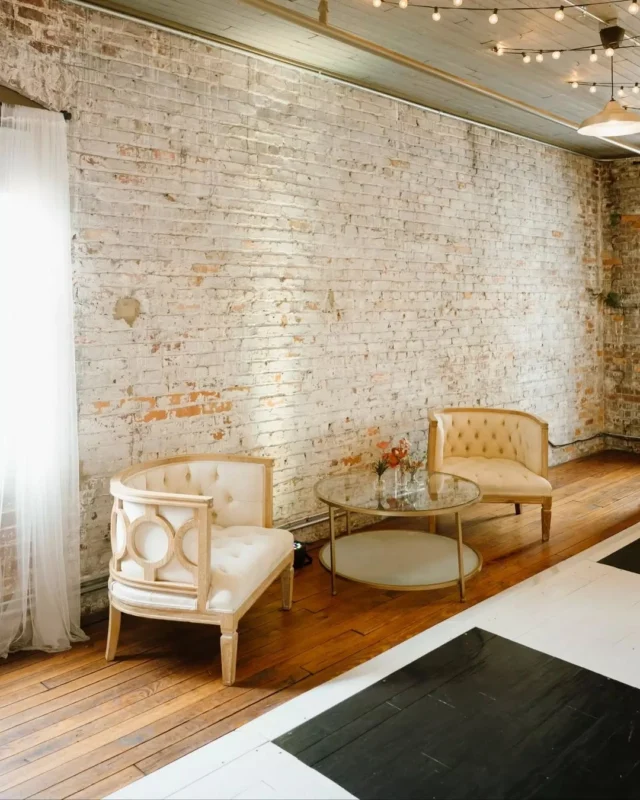 Comfort meets intention. This styled lounge at @savannahbottleworks reflects what we love most at Fetewell—thoughtful details that elevate the experience✨ 

Venue: @savannahbottleworks @fetewell
Photography: @ashleecphotography
Planner: @savannahmagoliaevents
Videography: @ardsleyparkproductions
Florals: @peachykeeneflowerfarm
Beauty: @bridalbywonderland_beautybar
Desserts: @grinsandgigglescookieco
DJ + Photo Booth: @allaboutyouentertainment
Rentals: @mccoyseventprofessionals
Hotel: @theannsavannah

Savannah Wedding | Wedding Seating | Georgia Wedding Venue | Historic Event Venue | #weddinginspiration #weddingreception #savannahbottleworks #savannahgeorgia #savannahwedding #savannahweddingvenue #styledseating #georgiawedding #georgiaweddingvenue #fetewell #weddingvenue #eventvenue #historicvenue