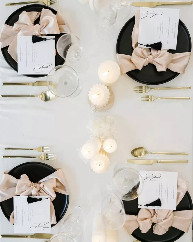 Modern romance, made to fit the space. 

From sleek black details to delicate blush tones, this tablescape brought subtle drama to Citizens Ballroom.

Repost from @peachmayphotography

Venue: @citizensballroom @fetewell
Photography: @peachmayphotography
Planner: @thegratercollective
Hair & Makeup: @theaimeenicolemua
Model: @manuelaquintero
Stationery: @pressedfigpaperie
Dress: @love.it.at.stellas
Cake: @sagecakery
BTS: @inthemomentcontentcreators

Wedding Reception Details | Maryland Wedding Venue | Citizens Ballroom | Historic Bank Wedding Venue | Blush Wedding | Fetewell |