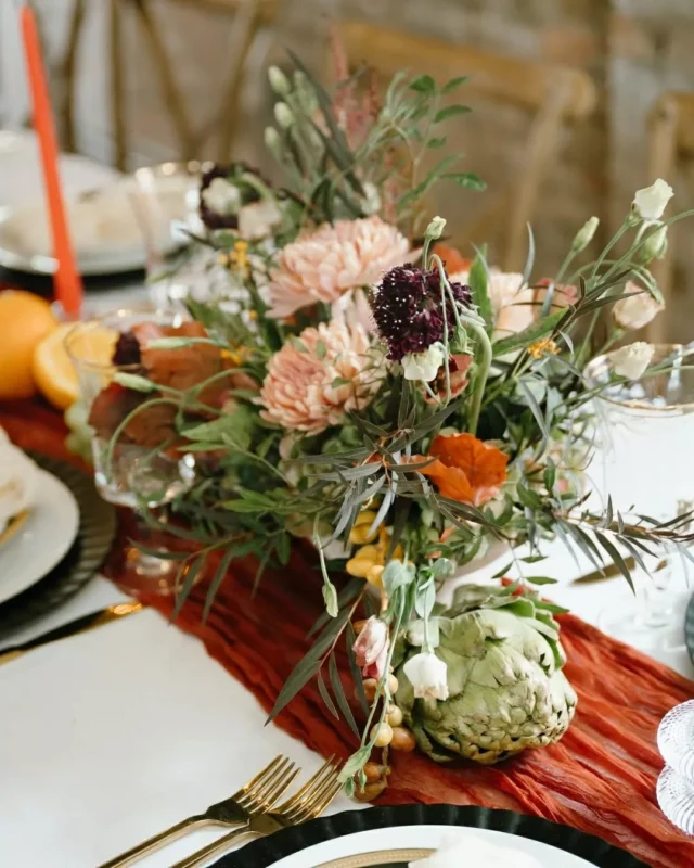 Moody tones, layered florals, and fruit-drenched details.

This @savannahbottleworks reception embraced bold color, natural texture, and a design that didn’t hold back.

Venue: @savannahbottleworks @fetewell
Photography: @ashleecphotography
Planner: @savannahmagoliaevents
Videography: @ardsleyparkproductions
Florals: @peachykeeneflowerfarm
Beauty: @bridalbywonderland_beautybar
Desserts: @grinsandgigglescookieco
DJ + Photo Booth: @allaboutyouentertainment
Rentals: @mccoyseventprofessionals
Hotel: @theannsavannah

Savannah Bottle Works | Savannah Georgia | Wedding Reception Design | Savannah Wedding Venue | Wedding Florals | Wedding Inspiration |