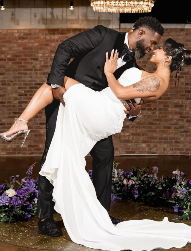 Photo Idea- borrow wedding party bouquets to outline a few portraits of the couple 💐

Bride & Groom: @mccraemultimedia@shandasharlyce
Planner: @jessicajonesevents
MUA: @triphina_michelle_mua Photography: @mharris_studios
Wedding Venue:@mainstreetballroom
Reception Venue/Catering: @morethanjavacafe
Violinist: @herutheviolinist
Photobooth: @blynchentertainment
DJ: @fatherfonz
AV: @keongreen
Tu Designer:@stanlion_clothing
Videography/Live streaming: @professmultimedia

#mainstreetballroom #marylandweddingvenue #marylandwedding #dmvwedding #historicweddingvenue #2025wedding #weddingtrends #pinterestwedding #outdoorweddingvenue #weddingtips