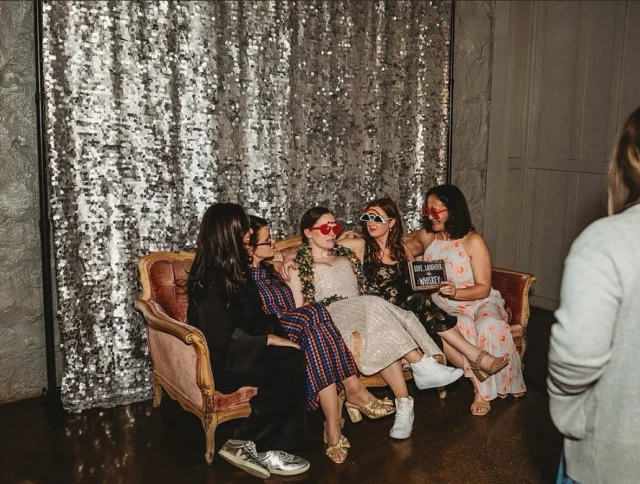 Wondering where to place your rental furniture? Why not a fancy DIY photo booth! 

Photography - @brittanydunbarphotography
Planner - @simplyfreshevents
Music - @baltimoresoundentertainment
DJ - @djjefflang
Photo Booth - @popupphotoboothmd

#mainstreetballroom #marylandweddingvenue #marylandwedding #dmvwedding #historicweddingvenue #2025wedding #weddingtrends #pinterestwedding #outdoorweddingvenue