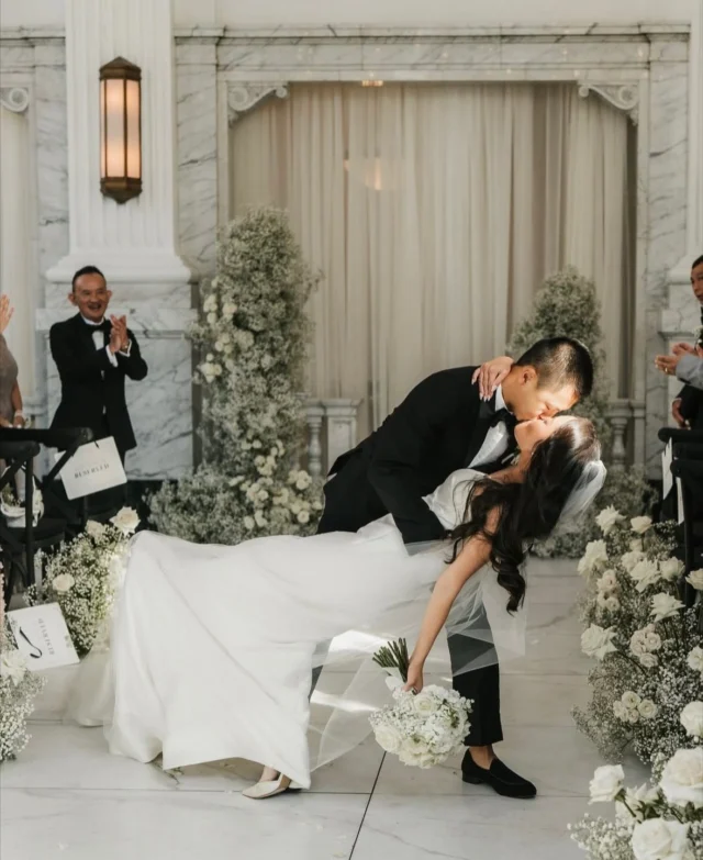 Are you a dip or a lift couple??

Our vote- try both, you can always delete one 😉

Photography/Videography: @freefloatingmedia
Coordinator: @liloweddings
Venue: @citizensballroom
Event Serving Staff: @cngeventrentals
Videographer: @seanxreel
DJ @djenvyone
Florist @_flowerpalette
Officiant: @fewshotsofjack
Photobooth: @districtphotobooths
HMUA: @skincere.studio
Content Creator: @contently_yours_
Ceremony music: @liederstrings
Charcuterie: @letsgathercatering

#citizensballroom #historicweddingvenue #marylandwedding marylandweddingvenue dmvwedding 2025weddingtrends frederickwedding elopement