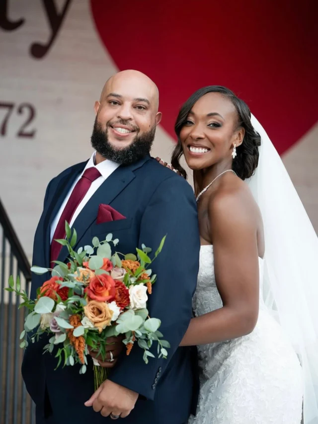 This is your sign (literally) to explore OEC for your portraits 

MUA - @karmaskreations
Hair -@thekhaylajanaeexperience
Venue -@mainstreetballroom @fetewell
Photography - @burroughs.photo
Videography - @dogotar.pro
Planner - @yourday_yourway
Catering - @zeffertandgold

#mainstreetballroom #marylandweddingvenue #marylandwedding #dmvwedding