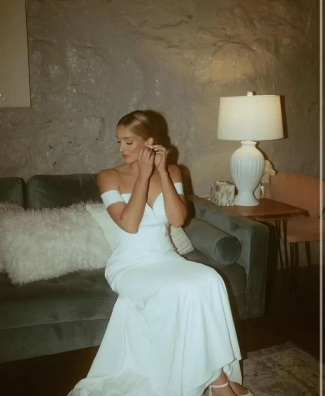 We believe the room where you get ready should be just as inspiring as the room where you say "I do." 

From the raw texture of the original stone walls to the quiet, industrial features, the @mainstreetballroom getting ready suite is all about letting the morning breathe.

Venue: @mainstreetballroom @fetewell 
Photography @hannahrobphoto 
Makeup @vintageveils 
Hair @theupdodarling 
Bride @kathleen.julio

maryland wedding venue. maryland bride. bridal suite. wedding inspiration. 2027 wedding ideas.