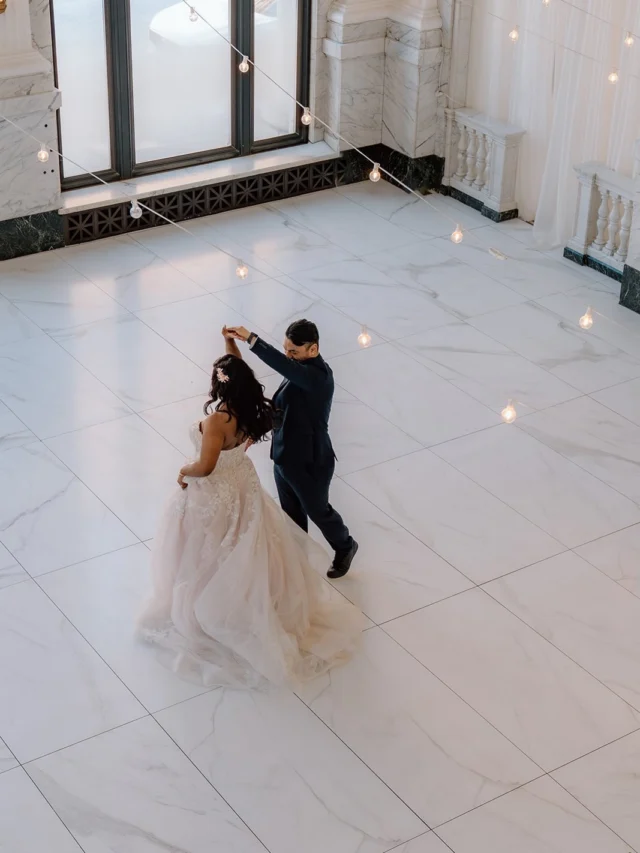 Come live out all your Bridgerton fantasies 💃🏻 

Counting down to the Downtown Frederick Wedding Walk & Cake Dig Sunday, April 26, 2026 from 11am-2pm (Cake Dig begins at 2pm)! Practice your first dance & meet a set of incredible vendors 🤍

@solandbloomfloralco 
@wedwithsteph 
@frederickwinehouse 
Siaconiarts
@tigerseye.collective 
@n.s.harmonics 
@domdesignphotography 
@simplyfreshevents 
@attaboybarrelhouse
@tenthwardweddings 
@thebanyanmd 
@visitationhotel 
@steinhardtbrewing 
with the Cake Dig finale at @colonialjewelers 

Photo Credits: @dmdavisphotography 

#citizensballroom #historicweddingvenue #dmvwedding