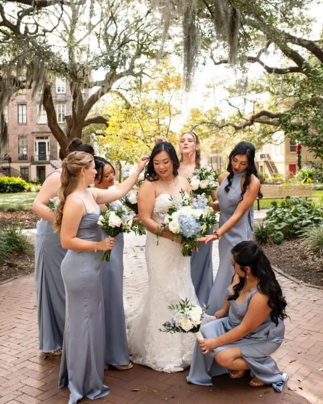 Savannah, you’re the perfect host 🤍 We love how this city’s energy frames every moment. From the quiet, moss-draped squares to the trolley ride through the historic district—it’s the most effortless kind of southern hospitality.

Venue: @savannahbottleworks @fetewell
Planning: @savannahmagnoliaevents
Photography: @mdb__photography
Hair and Makeup: @royalmakeupandhair
Florals: @katofloraldesigns
Dress Boutique: @bravurafashion
Bridesmaids Dresses: @azaziebridal
Suits: @menswearhouse
Rings: @lancesjewelry
Rentals: @eventworksrentals
DJ: @firstcityevents
Catering: @thrivecatering
Cakes: @wickedcakesofsavannah

savannah georgia. georgia wedding venue. low country wedding. 2026 bride. savannah wedding venue.