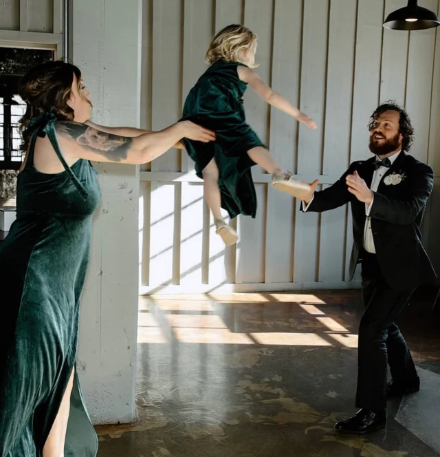 Happy Mother’s Day ❤️ Here’s to the chaos & loving every moment 🤭

Photography @katieharmis 

#mainstreetballroom #historicweddingvenue #mothersday