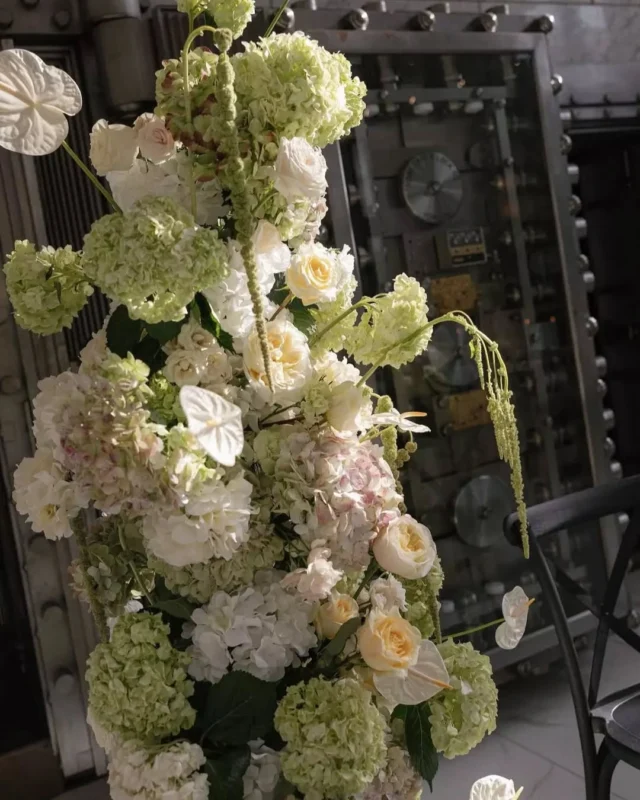 Sharon and Joshua's wedding was a full garden moment from start to finish — and @gottefni delivered in every single frame. Soft hydrangeas, pale yellows and pinks, textures that felt organic and effortless all at once.

The kind of florals that make a historic space feel warm and alive. We loved every second of this one.

Venue: @citizensballroom @fetewell
Photographer: @susanlyphotography
Florals: @gottefni
Hair + Makeup: @evamuah.dc

wedding flower ideas. wedding ceremony florals. maryland wedding venue. summer wedding. frederick maryland.