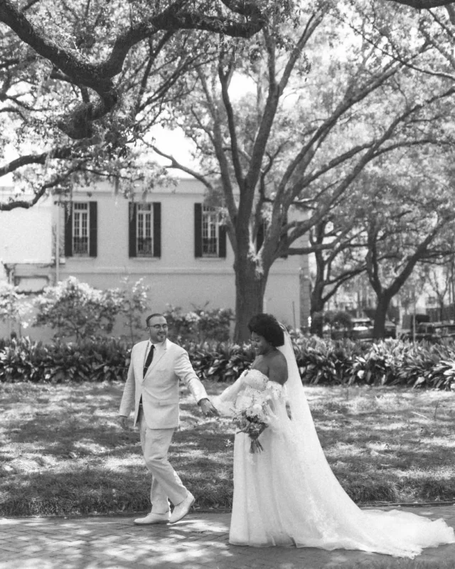 Summer weddings in Savannah never get old 🌸

Photo: @iamalesantana
Venue: @savannahbottleworks @fetewell
Planner: Kaylee Spence
Photo Booth: @dreamweaverphotos
Florist: @belle_eventsco 
Brunch: @Baked.bymaggie 
Pre function: @Charcuties_co
Rentals: @belle_events_co
Violin: @jonitaviolinweddings 

summer wedding. 2027 wedding. savannah georgia. georgia wedding venue. savannah wedding. lowcountry wedding.