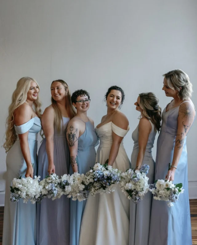 Everything we love about August, all in one wedding day. White and blue hydrangeas, patterned floral linens, and a palette that felt bright, airy, and completely intentional.

There’s a specific kind of feeling that comes with a late summer wedding. Warmer light, a little more ease, a sense that everyone is soaking up the last stretch of the season. That feeling shows up in the blues and whites here too, soft and unhurried rather than bold or maximalist.

Late summer weddings are proof that timing is part of the design too.

Venue: @savannahbottleworks @fetewell
Photography: @emmakirchoffphotography
Bride + groom: z_lokelani @james.bonham2
Event coordination: @lm.eventcoordination
Hair + Makeup: @40volumeweddings
Florals: @sbblooms
DJ: @spookysern
Wedding dress: @ivoryandbeau 
Suit: @menswearhouse
Cake: @newoldstandard